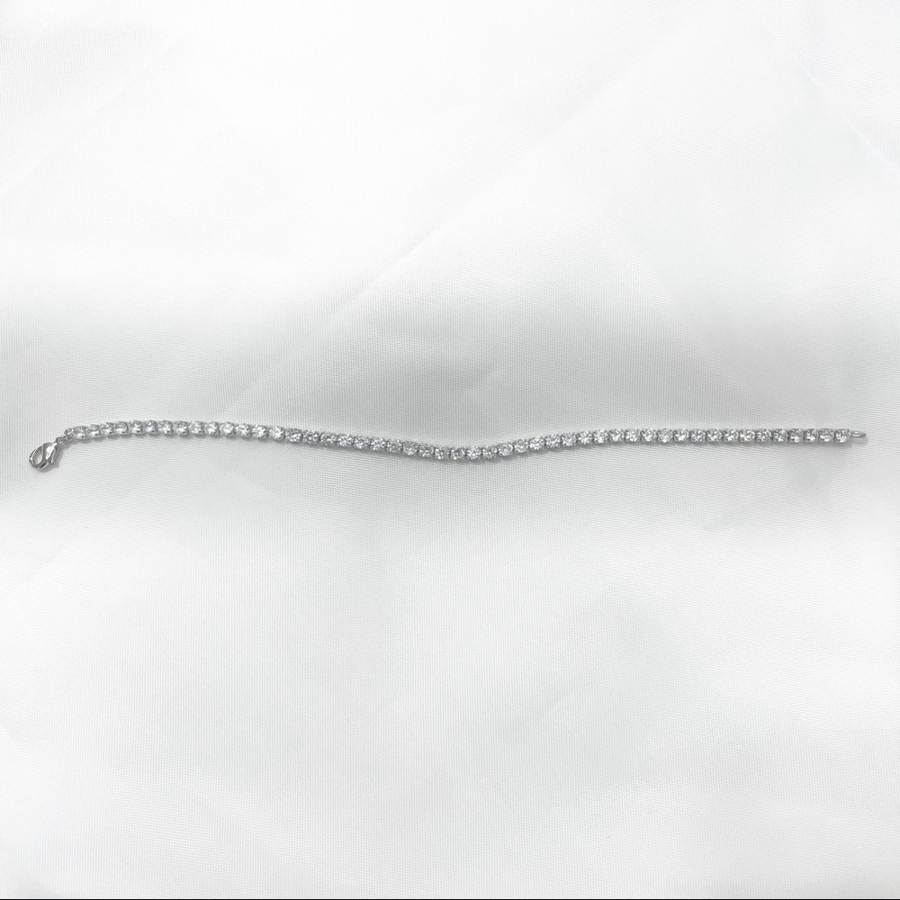 MACY’S Tennis Bracelet in Fine Silver Plate - Picture 5 of 11
